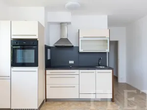 Prodej bytu 2+kk, Praha - Letňany, Zlonická, 51 m2