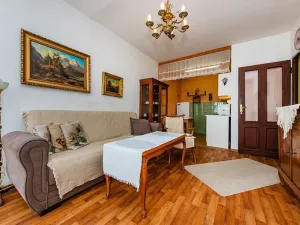 Prodej bytu 2+kk, Praha - Kobylisy, Třeboradická, 47 m2