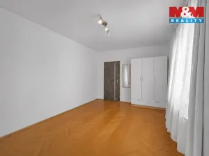 Pronájem bytu 2+1, Pardubice - Zelené Předměstí, Benešovo náměstí, 55 m2