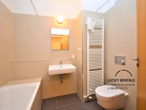 Pronájem bytu 1+kk, Praha - Modřany, Provázkova, 37 m2