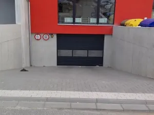 Pronájem garážového stání, Olomouc, Schweitzerova, 13 m2