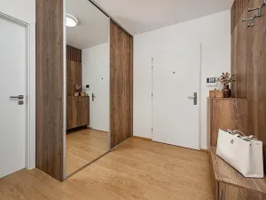 Prodej bytu 2+kk, Praha - Hrdlořezy, Mezilehlá, 51 m2