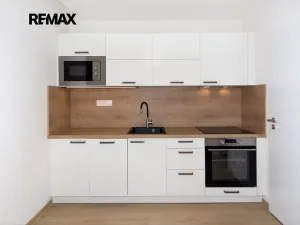 Pronájem bytu 2+1, Praha - Podolí, Ve svahu, 55 m2