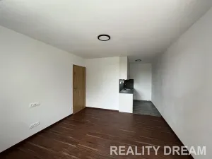 Pronájem bytu 2+kk, Praha - Prosek, Prosecká, 40 m2