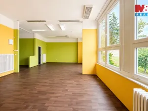 Pronájem obchodního prostoru, Louny, Náměstí Benedikta Rejta, 82 m2