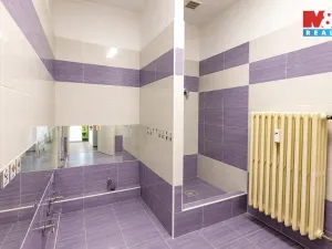 Pronájem obchodního prostoru, Louny, Náměstí Benedikta Rejta, 82 m2