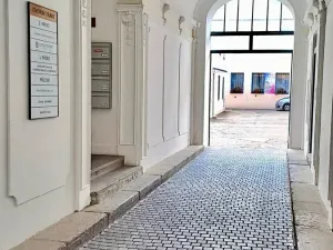 Pronájem kanceláře, Praha - Karlín, Sokolovská, 49 m2