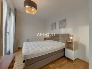 Pronájem bytu 2+kk, Praha - Karlín, Rohanské nábřeží, 61 m2