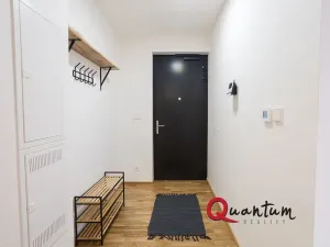 Pronájem bytu 1+kk, Praha - Smíchov, Grafická, 35 m2