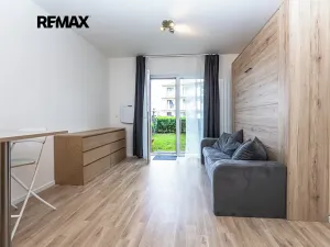 Pronájem bytu 1+kk, Praha - Libeň, Novovysočanská, 25 m2
