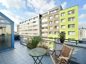 Pronájem bytu 3+kk, Praha - Žižkov, Jeseniova, 99 m2