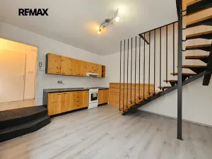 Prodej rodinného domu, Jesenice, Na Spojce, 154 m2