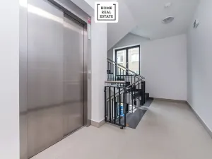 Prodej bytu 1+kk, Praha - Smíchov, Pod Barvířkou, 36 m2