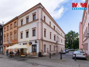 Pronájem atypického bytu, Sokolov, Staré náměstí, 200 m2