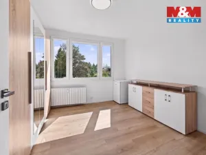 Prodej bytu 3+1, Třeboň - Třeboň II, Nádražní, 63 m2