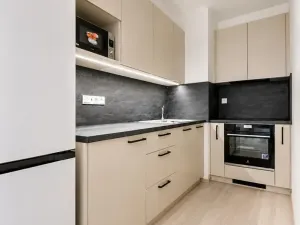 Pronájem bytu 2+kk, Praha - Hloubětín, Poděbradská, 52 m2