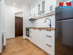 Prodej bytu 2+1, Praha - Dejvice, Kafkova, 43 m2