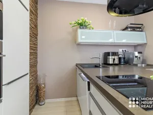 Prodej bytu 2+kk, Ostrava, Vrázova, 79 m2