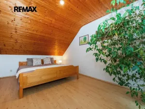 Prodej rodinného domu, Praha - Lipence, V roklích, 160 m2