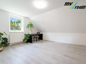 Prodej rodinného domu, Radim, 258 m2