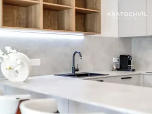 Prodej bytu 2+kk, Praha - Smíchov, Grafická, 70 m2