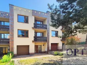 Pronájem rodinného domu, Praha - Háje, K jezeru, 306 m2