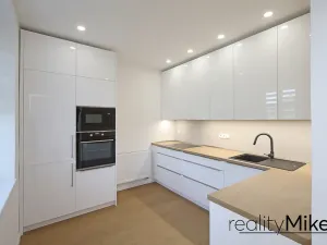 Pronájem bytu 3+1, Liberec, Šafaříkova, 87 m2