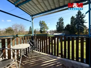 Prodej atypického bytu, Měšice, U školky, 118 m2