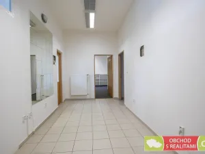 Prodej kanceláře, Chrudim - Chrudim IV, Lupáčova, 612 m2