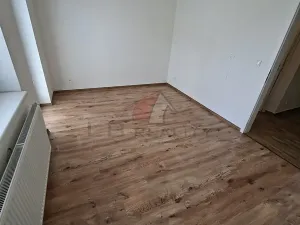 Pronájem bytu 2+kk, Velký Osek, U hřiště, 66 m2