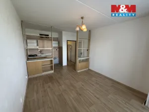Pronájem bytu 1+kk, Hradec Králové - Třebeš, Hradecká, 35 m2