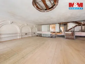 Prodej obchodního prostoru, Benešov nad Ploučnicí, náměstí Míru, 900 m2