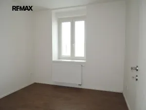 Pronájem bytu 2+kk, Praha - Smíchov, U Malvazinky, 38 m2