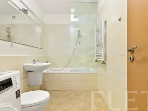 Pronájem bytu 2+kk, Praha - Vysočany, Pod Harfou, 48 m2