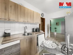 Prodej bytu 2+1, Chlumec, Stradovská, 51 m2