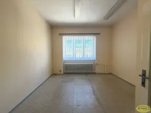 Pronájem kanceláře, Kroměříž, Vejvanovského, 14 m2