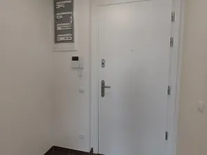 Pronájem bytu 1+kk, Praha - Dolní Chabry, Ústecká, 34 m2