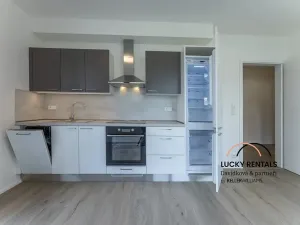 Pronájem bytu 2+kk, Praha - Vysočany, Pod Harfou, 42 m2