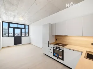 Pronájem bytu 1+kk, Praha - Vysočany, Kolbenova, 33 m2