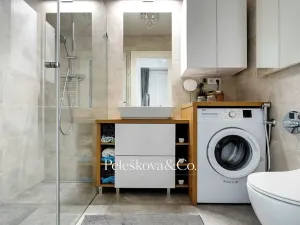 Pronájem bytu 2+kk, Praha - Smíchov, Plzeňská, 51 m2