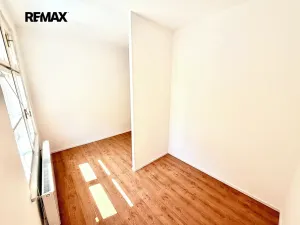 Pronájem bytu 2+kk, Praha - Vyšehrad, Neklanova, 57 m2