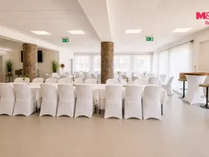 Pronájem obchodního prostoru, Louny, Březinova, 210 m2