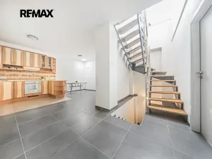 Prodej rodinného domu, Hřebeč, V háji, 165 m2