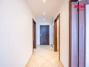 Pronájem bytu 2+kk, Praha - Letňany, Hlučkova, 60 m2