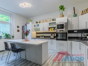 Prodej bytu 3+1, Slaný, Ouvalova, 98 m2