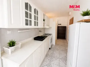 Prodej bytu 2+1, Karlovy Vary - Doubí, Jahodová, 65 m2