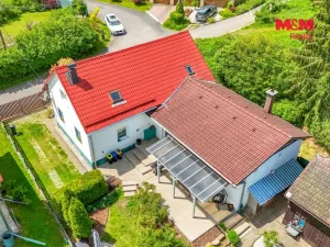 Prodej rodinného domu, Valy, Na Stráni, 238 m2