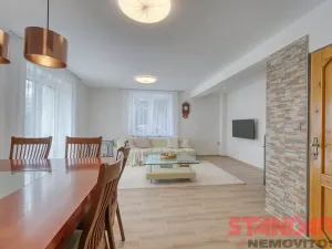 Prodej komerční nemovitosti, Chrášťany, Plzeňská, 207 m2