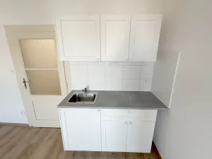 Pronájem bytu 1+kk, Praha - Vršovice, Přípotoční, 28 m2