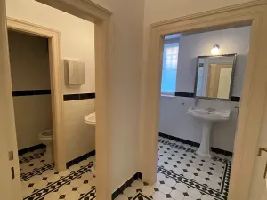 Pronájem kanceláře, Praha - Libeň, Zvonařovská, 56 m2